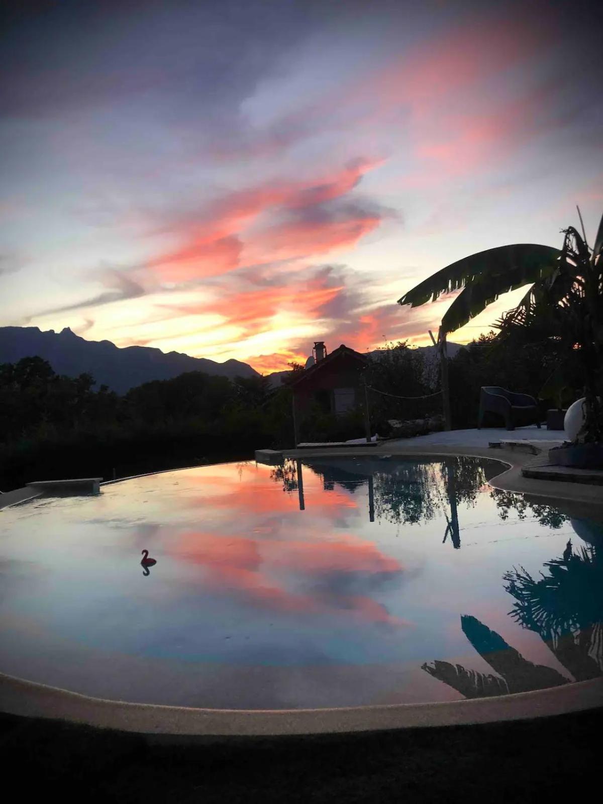 A La Marc'Quize Chambres D'Hotes, Petit Dejeuner Compris, Avec Piscine A Debordement En Exterieur, Bain Nordique A 38 Degres En Prestation Supplement Sur Reservation Horaire Anticipee 1 Place De Parking Gratuite Sur Place Mouxy Exterior photo